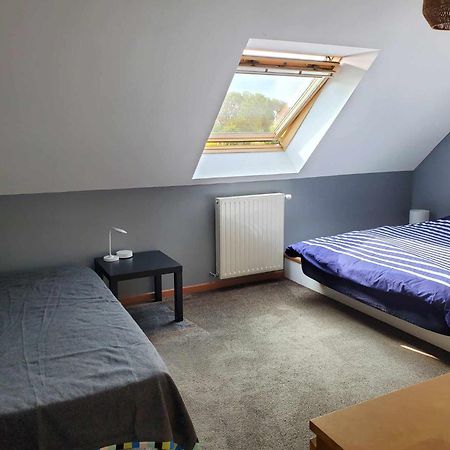 L Etablissement Gold Beach Propose 1 Hebergement , Maison 80M2 Avec Terrain 500M2, Parking Prive A 4 Min Du Port Artificiel D Arromanches, Services Accueil Personnalise, Lits Faits, Serviettes, Menage, Netflix, Wifi Ryes Exterior photo